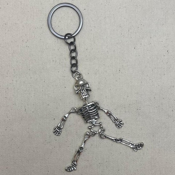 Silver Skeleton Keychain - Picture 5 of 5